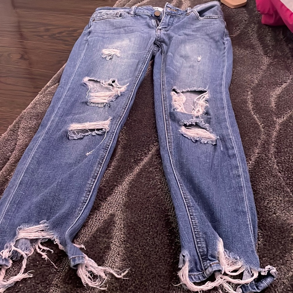 Size 26 JBD Just Black Denim boyfriend jeans. Zipper with button closure